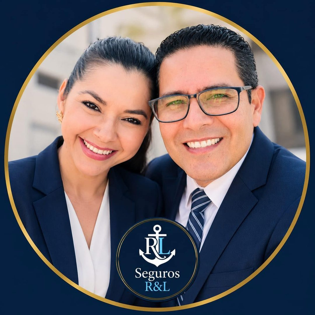 Lisset Tirado y Rodrigo Sánchez, asesores de R&L Seguros